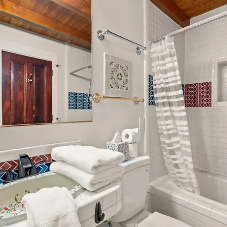 Holiday home 238 Griffin Street Unit Ab